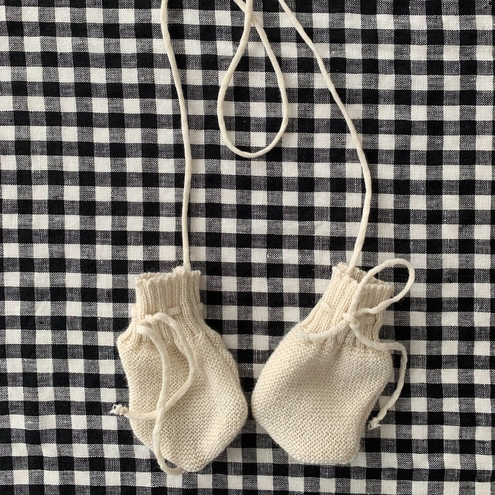 Disana Baby Merino Wool Mittens in Natural